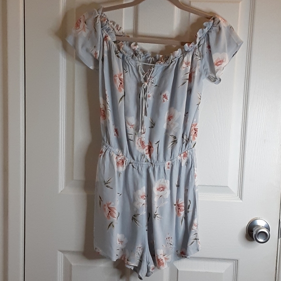 Romper Floral Shorts Size Small - Picture 1 of 5
